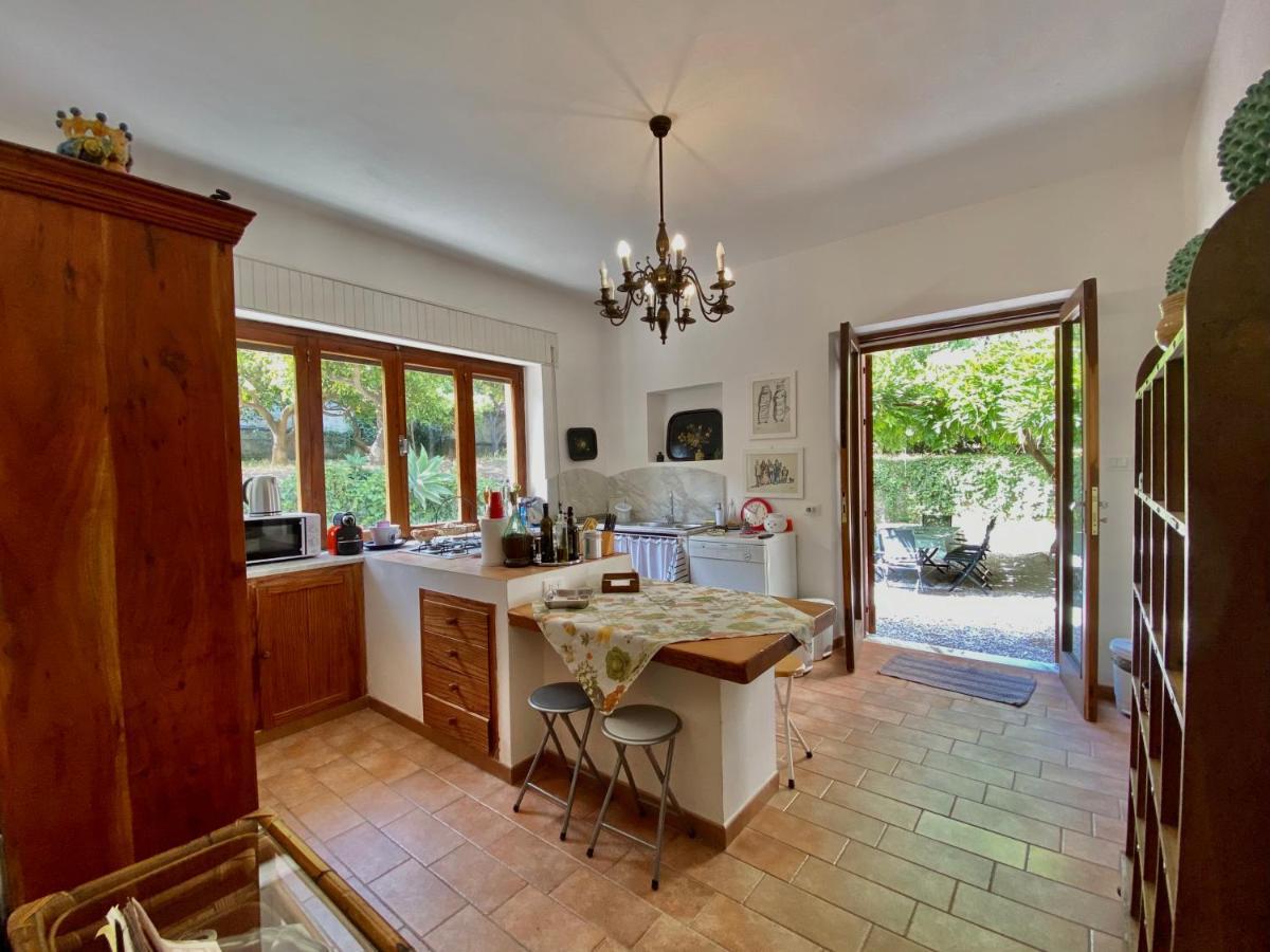 Villa Tana Pacenzia Cefalù Exteriör bild