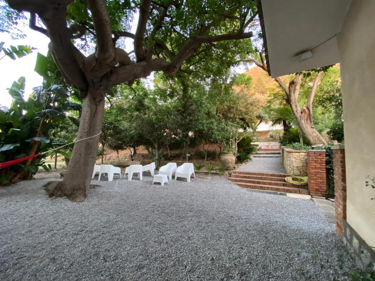 Villa Tana Pacenzia Cefalù Exteriör bild